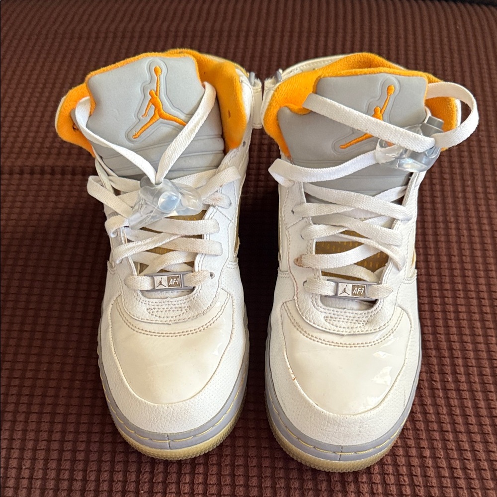 NIKE VINTAGE AIR FORCE ONES